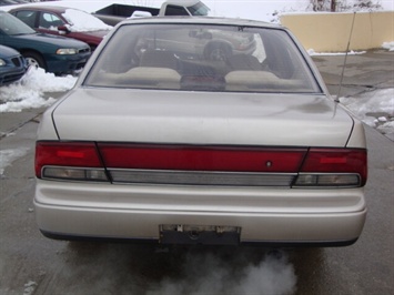 1993 NISSAN MAXIMA   - Photo 5 - Cincinnati, OH 45255