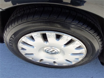 2004 Volkswagen New Beetle GL   - Photo 22 - Cincinnati, OH 45255