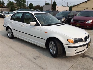 2004 BMW 3 Series 325i   - Photo 10 - Cincinnati, OH 45255