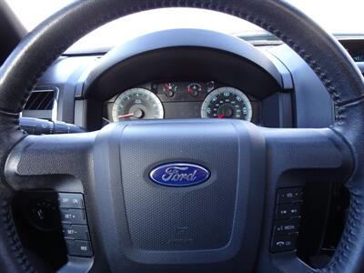 2010 Ford Escape Limited  3.0L V6 AWD - Photo 17 - Cincinnati, OH 45255