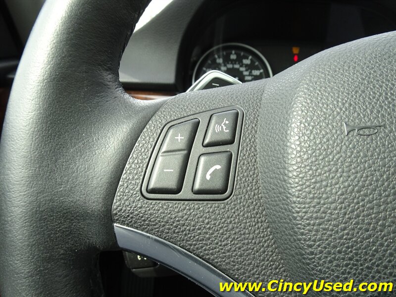 2011 BMW 335i xDrive - Photo 22 - Cincinnati, OH 45255