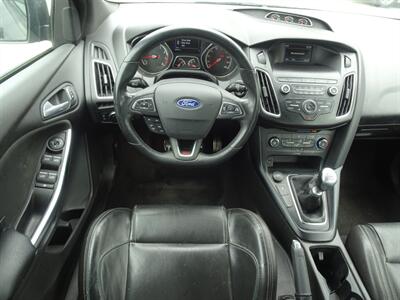 2018 Ford Focus ST  Ecoboost 2.0L Turbo I4 Manual FWD - Photo 9 - Cincinnati, OH 45255