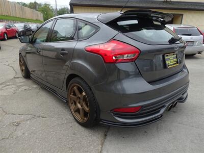 2018 Ford Focus ST  Ecoboost 2.0L Turbo I4 Manual FWD - Photo 8 - Cincinnati, OH 45255