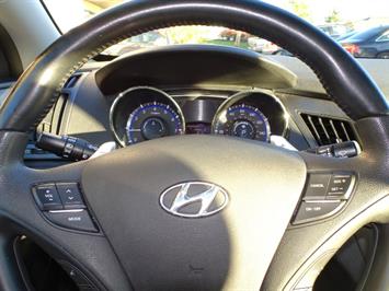 2011 Hyundai Sonata SE 2.0T   - Photo 15 - Cincinnati, OH 45255