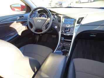 2011 Hyundai Sonata SE 2.0T   - Photo 12 - Cincinnati, OH 45255