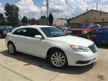 2013 Chrysler 200 Touring   - Photo 10 - Cincinnati, OH 45255