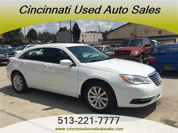 2013 Chrysler 200 Touring   - Photo 1 - Cincinnati, OH 45255