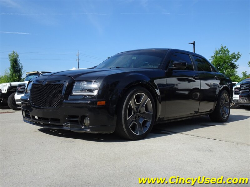 2006 Chrysler 300 Series SRT-8   - Photo 8 - Cincinnati, OH 45255