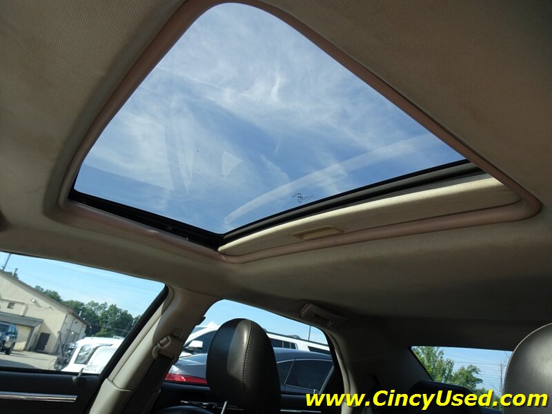 2006 Chrysler 300 Series SRT-8   - Photo 22 - Cincinnati, OH 45255