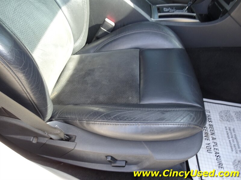 2006 Chrysler 300 Series SRT-8   - Photo 24 - Cincinnati, OH 45255