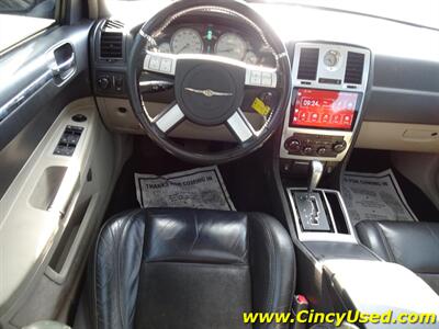 2006 Chrysler 300 Series SRT-8   - Photo 12 - Cincinnati, OH 45255