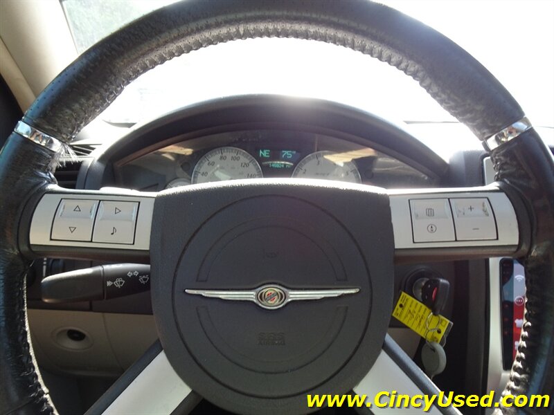 2006 Chrysler 300 Series SRT-8   - Photo 19 - Cincinnati, OH 45255