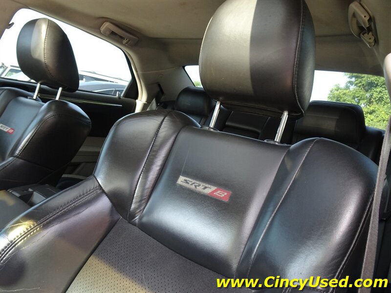 2006 Chrysler 300 Series SRT-8   - Photo 11 - Cincinnati, OH 45255