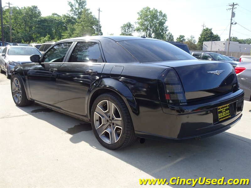 2006 Chrysler 300 Series SRT-8   - Photo 7 - Cincinnati, OH 45255