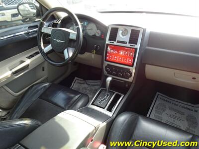 2006 Chrysler 300 Series SRT-8   - Photo 15 - Cincinnati, OH 45255