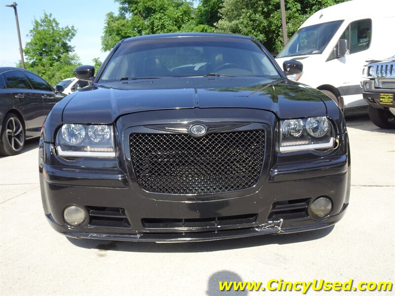 2006 Chrysler 300 Series SRT-8   - Photo 2 - Cincinnati, OH 45255
