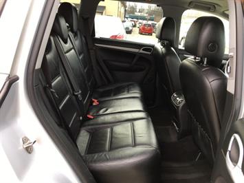 2005 Porsche Cayenne   - Photo 8 - Cincinnati, OH 45255
