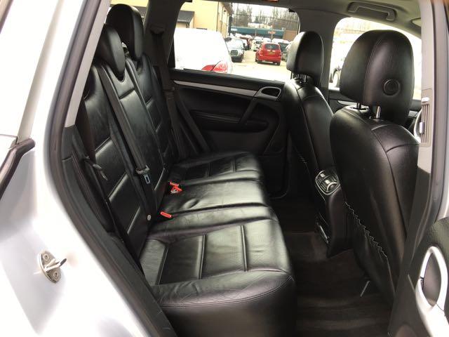 2005 Porsche Cayenne   - Photo 8 - Cincinnati, OH 45255