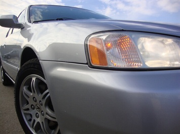 2000 Acura TL   - Photo 13 - Cincinnati, OH 45255