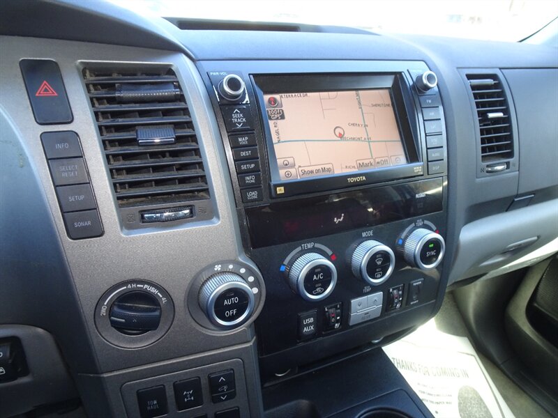 2011 Toyota Sequoia Platinum  5.7L V8 4X4 - Photo 20 - Cincinnati, OH 45255