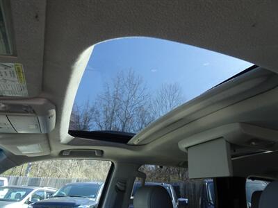 2011 Toyota Sequoia Platinum  5.7L V8 4X4 - Photo 26 - Cincinnati, OH 45255