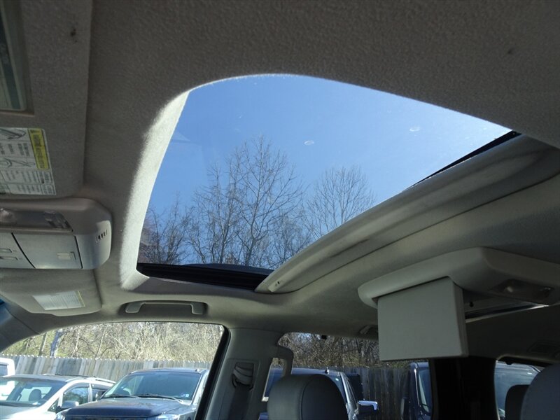 2011 Toyota Sequoia Platinum  5.7L V8 4X4 - Photo 26 - Cincinnati, OH 45255