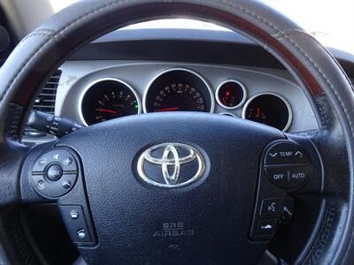 2011 Toyota Sequoia Platinum  5.7L V8 4X4 - Photo 23 - Cincinnati, OH 45255