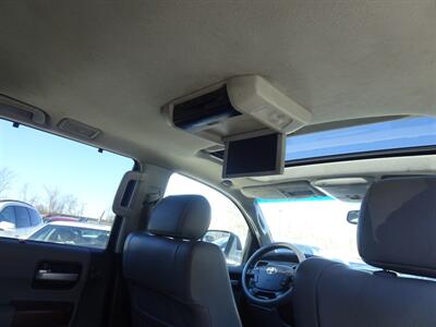 2011 Toyota Sequoia Platinum  5.7L V8 4X4 - Photo 16 - Cincinnati, OH 45255