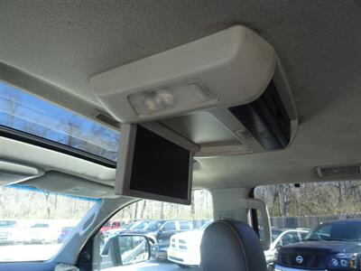 2011 Toyota Sequoia Platinum  5.7L V8 4X4 - Photo 11 - Cincinnati, OH 45255