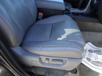 2011 Toyota Sequoia Platinum  5.7L V8 4X4 - Photo 30 - Cincinnati, OH 45255
