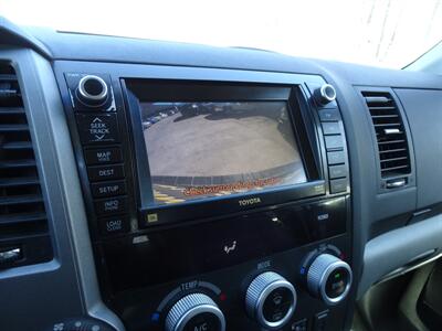 2011 Toyota Sequoia Platinum  5.7L V8 4X4 - Photo 21 - Cincinnati, OH 45255