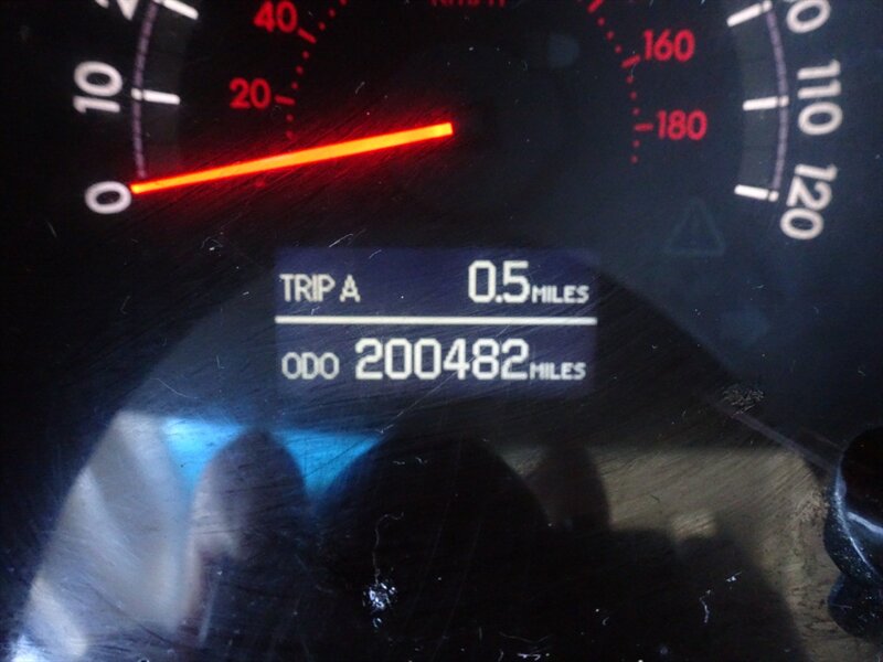 2011 Toyota Sequoia Platinum  5.7L V8 4X4 - Photo 24 - Cincinnati, OH 45255