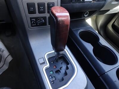 2011 Toyota Sequoia Platinum  5.7L V8 4X4 - Photo 19 - Cincinnati, OH 45255