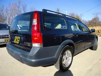 2001 Volvo V70   - Photo 13 - Cincinnati, OH 45255