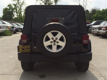 2007 Jeep Wrangler Unlimited Sahara   - Photo 5 - Cincinnati, OH 45255