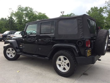 2007 Jeep Wrangler Unlimited Sahara   - Photo 12 - Cincinnati, OH 45255