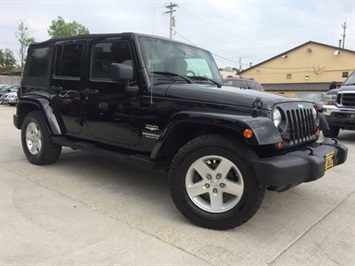 2007 Jeep Wrangler Unlimited Sahara   - Photo 10 - Cincinnati, OH 45255