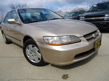 2000 Honda Accord LX   - Photo 10 - Cincinnati, OH 45255