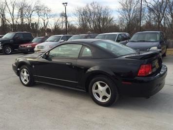 2000 Ford Mustang   - Photo 4 - Cincinnati, OH 45255