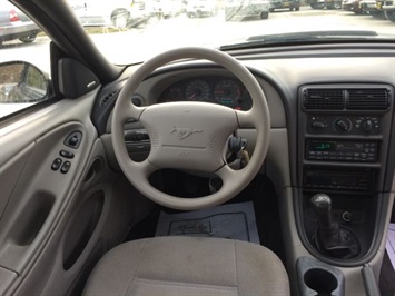 2000 Ford Mustang   - Photo 7 - Cincinnati, OH 45255