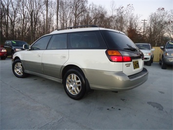 2000 Subaru Outback Limited   - Photo 12 - Cincinnati, OH 45255