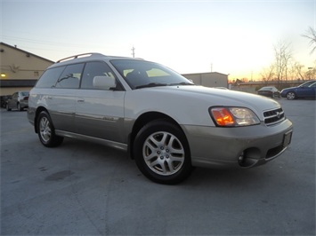 2000 Subaru Outback Limited   - Photo 10 - Cincinnati, OH 45255