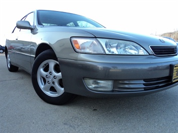 1998 Lexus ES 300   - Photo 10 - Cincinnati, OH 45255