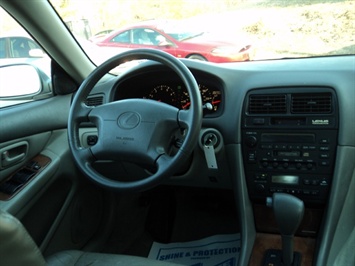 1998 Lexus ES 300   - Photo 7 - Cincinnati, OH 45255