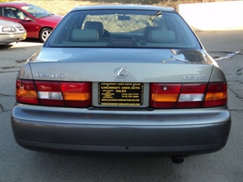 1998 Lexus ES 300   - Photo 5 - Cincinnati, OH 45255