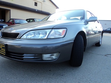 1998 Lexus ES 300   - Photo 11 - Cincinnati, OH 45255