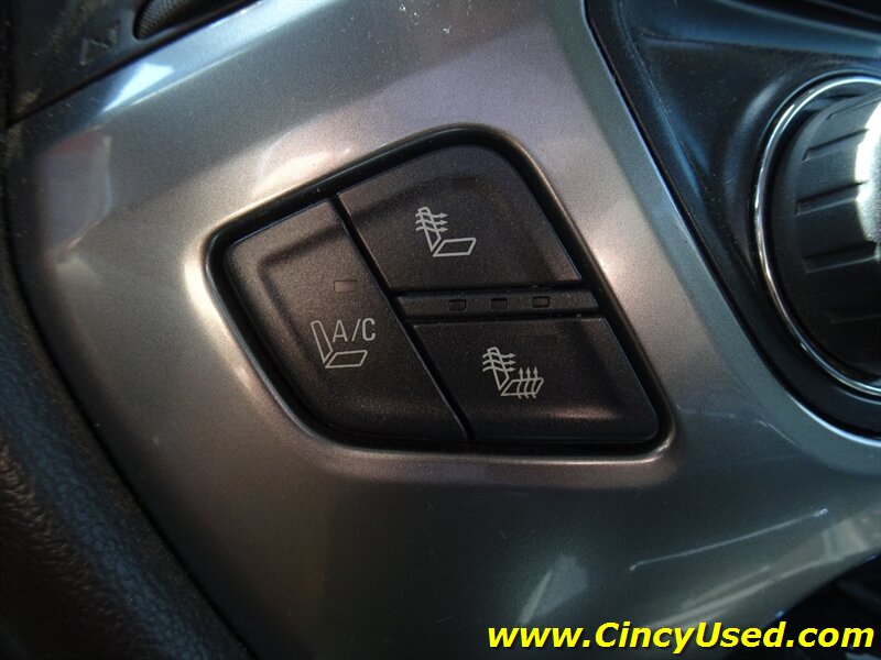2015 Chevrolet Silverado 2500 LTZ - Photo 17 - Cincinnati, OH 45255