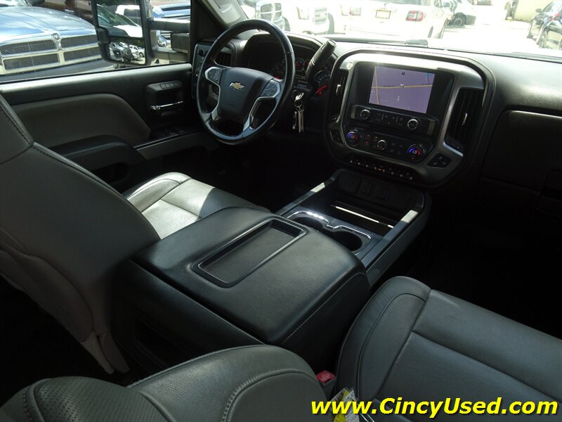 2015 Chevrolet Silverado 2500 LTZ - Photo 14 - Cincinnati, OH 45255