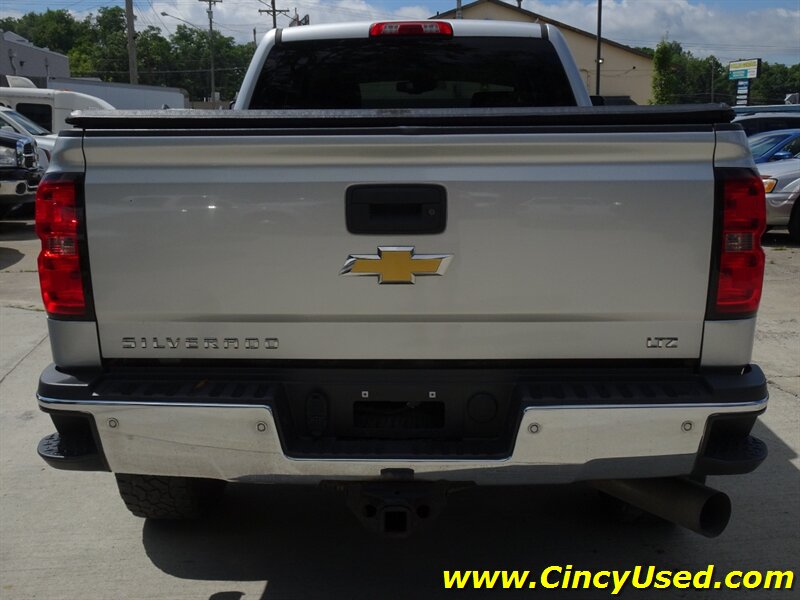 2015 Chevrolet Silverado 2500 LTZ - Photo 7 - Cincinnati, OH 45255