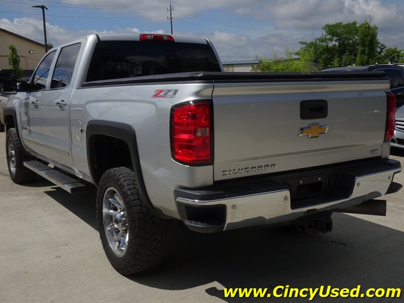 2015 Chevrolet Silverado 2500 LTZ - Photo 8 - Cincinnati, OH 45255